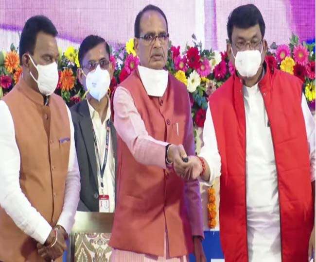 मप्र के सीएम शिवराज सिंह ने साढ़े तीन लाख आवास हितग्राहियों के बैंक खातों में जमा कराए 875 करोड़