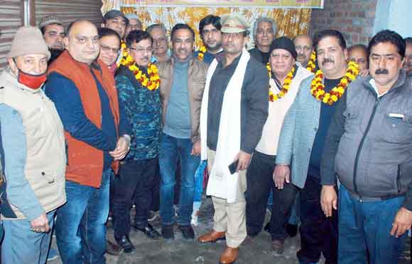 सर्वसम्मति से किया महावीर बाजार एसोसिएशन का गठन, दिलाई शपथ