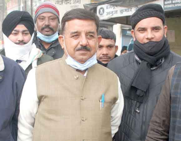 विभिन्न दलों के प्रत्याशियों ने किया सघन जनसम्पर्क, की जिताने की अपील