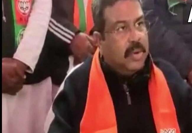 UP Election 2022: आगरा में केन्द्रीय मंत्री धर्मेन्द्र प्रधान बोले- जयंत चौधरी अभी बच्चे, उनको माफ करना हमारा फर्ज
