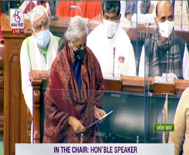 निर्मला सीतारमण ने पेश किया इकोनॉमिक सर्वे, वित्तीय वर्ष 2023 के लिए 8 से 8.5% की विकास दर का अनुमान