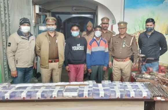 पुलिस ने किया तमंचे बनाने की फैक्ट्री का भंडाफोड़, दो आरोपी दबोचे
