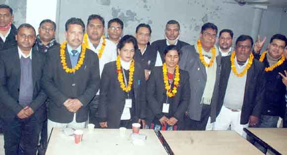 नवनिर्वाचित पदाधिकारियों को दिलाई पद व गोपनीयता की शपथ