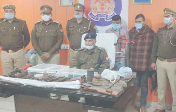 पुलिस ने किया शस्त्र बनाने की फैक्ट्री का भंडाफोड़, दो आरोपी दबोचे