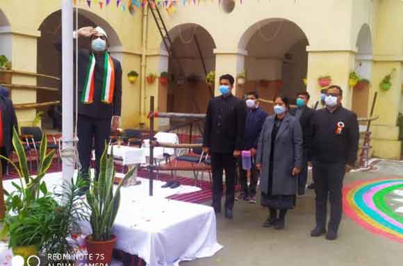 मताधिकार का प्रयोग कर देश प्रेम को स्थायी भाव के रूप में चरित्रार्थ करें – जिलाधिकारी