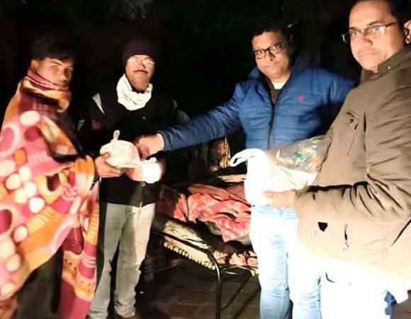 एसडीएम के निर्देशन में सामुदायिक रसोई का संचालन शूरू