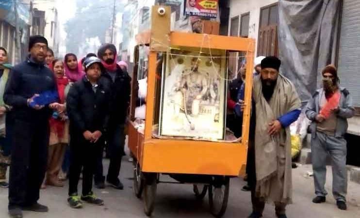 प्रभातफेरियों में संगतों की संख्या लगातार बढ़ती जा रही