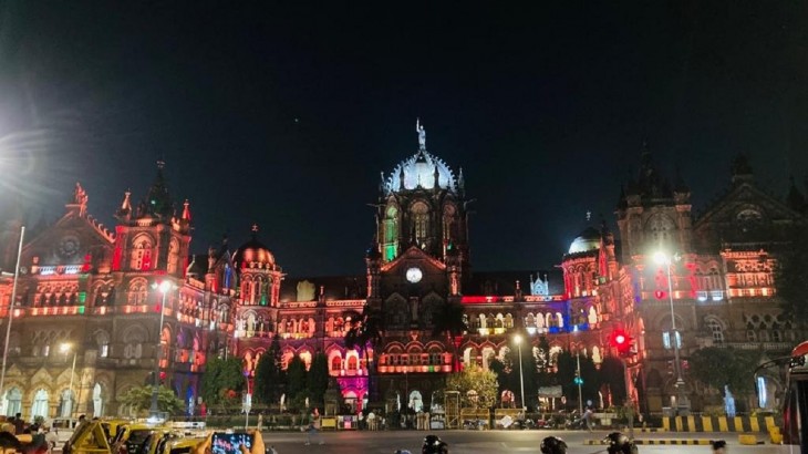NEW YEAR : कोरोना महामारी के बीच 2021 की विदाई, 2022 की बधाई