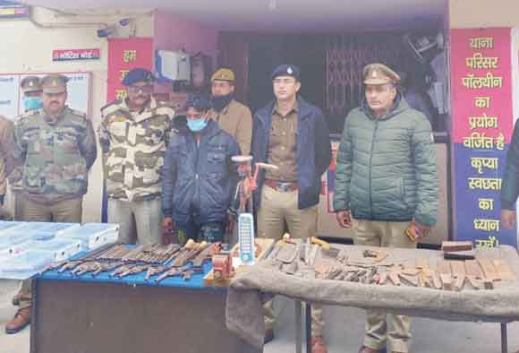 पुलिस ने किया शस्त्र फैक्ट्री का भंडाफोड़, एक आरोपी दबोचा