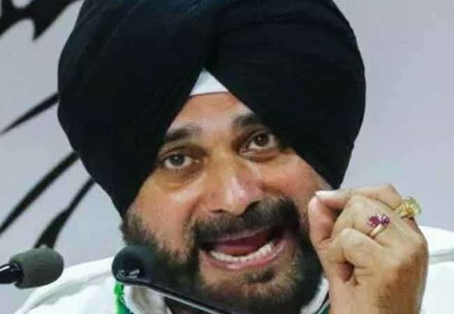नवजोत सिंह सिद्धू की हाईकमान पर तीखी टिप्पणी, कहा- अपनी ताल पर नाचने वाला सीएम चाहते हैं शीर्ष लोग