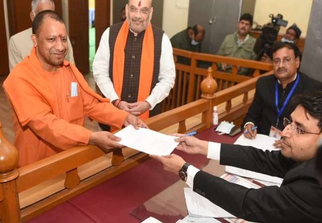 UP Election 2022: गृह मंत्री अमित शाह की मौजूदगी में सीएम योगी आदित्यनाथ ने किया नामांकन