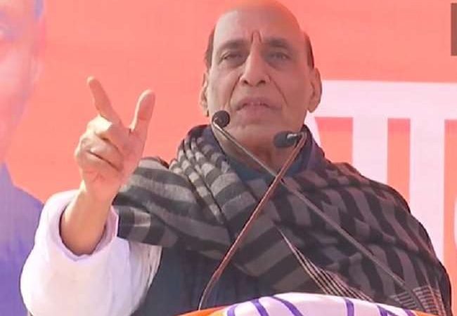 UP Election 2022: मथुरा में रक्षा मंत्री राजनाथ सिंह बोले- राजनीति सिर्फ सरकार बनाने के लिए नहीं, समाज बनाने के लिए हो