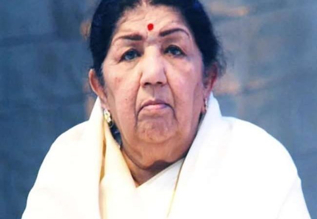 नहीं रहीं सुर-सम्राज्ञी लता मंगेशकर, मुंबई के ब्रीच कैंडी अस्पताल में ली अंतिम सांस