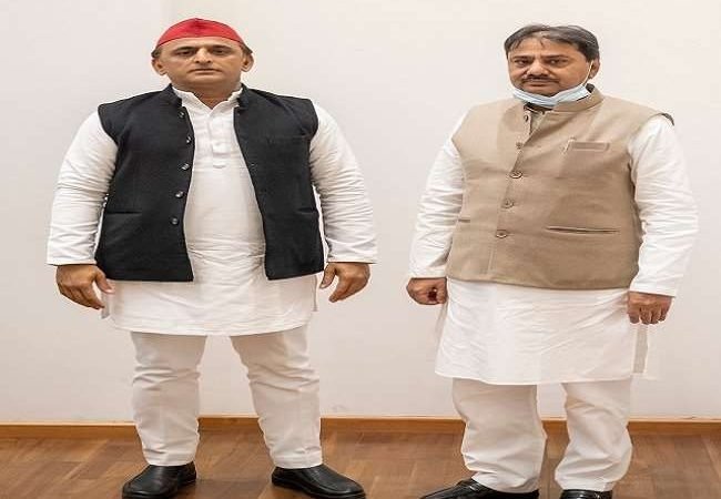 UP Election 2022: सपा ने मुख्यमंत्री योगी आदित्यनाथ के खिलाफ भाजपा नेता की पत्नी को प्रत्याशी बनाया, 24 नाम घोषित