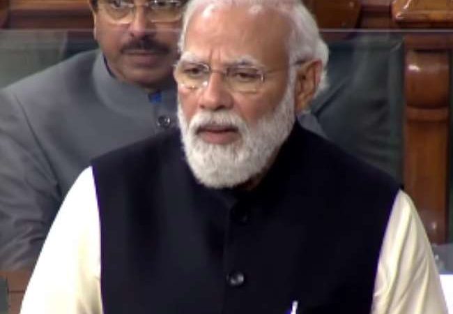 PM Modi in Lok Sabha Live : प्रधानमंत्री मोदी का विपक्ष पर करारा वार, कहा- कुछ लोग पहले पहचान जा चुके हैं और कुछ अब पहचाने जा रहे