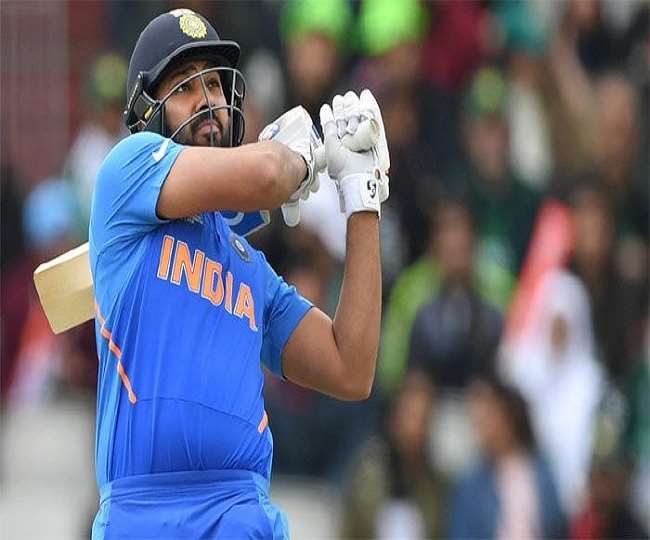 धौनी का रिकार्ड तोड़ने के करीब रोहित शर्मा, बनेंगे भारत में वनडे में सबसे ज्यादा छक्के लगाने वाले बल्लेबाज