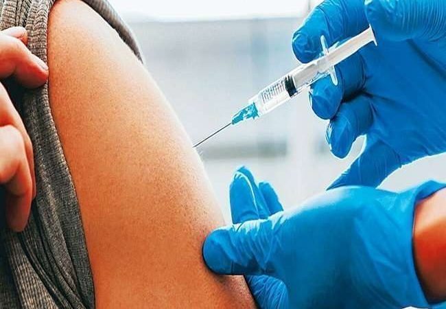 देश में कोविड टीकाकरण ने हासिल किया नया मुकाम, 15 से 18 आयुवर्ग के एक करोड़ बच्चों को लगी वैक्सीन की दोनों डोज