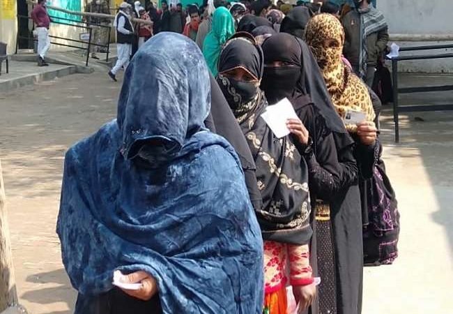 LIVE UP Election 2022 Phase 1 Voting Updates: शामली और मुजफ्फरनगर में जमकर मतदान, तीन बजे तक कुल 48.24 प्रतिशत वोटिंग