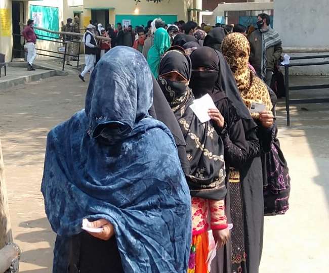 LIVE UP Election 2022 Phase 1 Voting Updates: शामली और मुजफ्फरनगर में जमकर मतदान, तीन बजे तक कुल 48.24 प्रतिशत वोटिंग