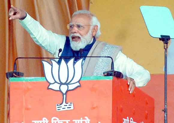 उत्तर प्रदेश के विकास के लिए डबल इंजन की सरकार जरूरी: मोदी