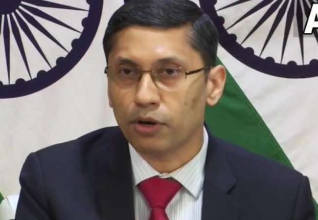 हिजाब विवाद : पाकिस्तान और अमेरिका के बयानों पर विदेश मंत्रालय का करारा जवाब, कहा- दखलंदाजी बर्दाश्‍त नहीं