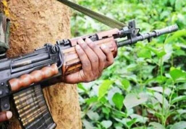 छत्तीसगढ़: बीजापुर में सुरक्षाबलों और नक्सलियों के बीच मुठभेड़, CRPF के असिस्टेंट कमांडेंट शहीद