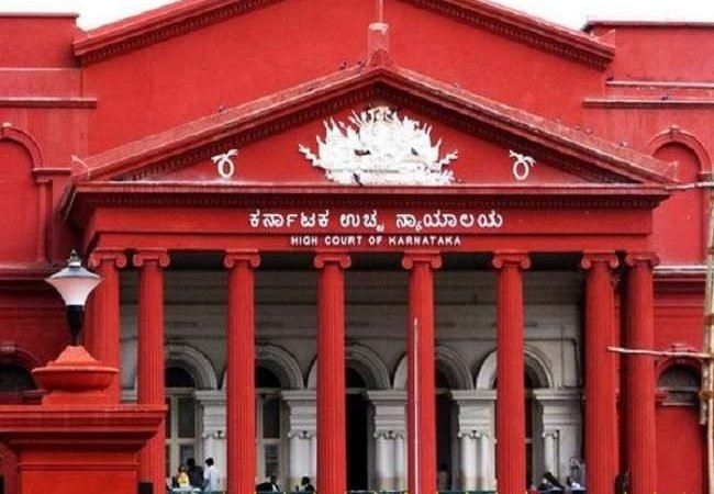 Hijab Row: कर्नाटक हाईकोर्ट में आज फिर होगी हिजाब विवाद पर सुनवाई, जानें सोमवार को HC में क्या-क्या हुआ!