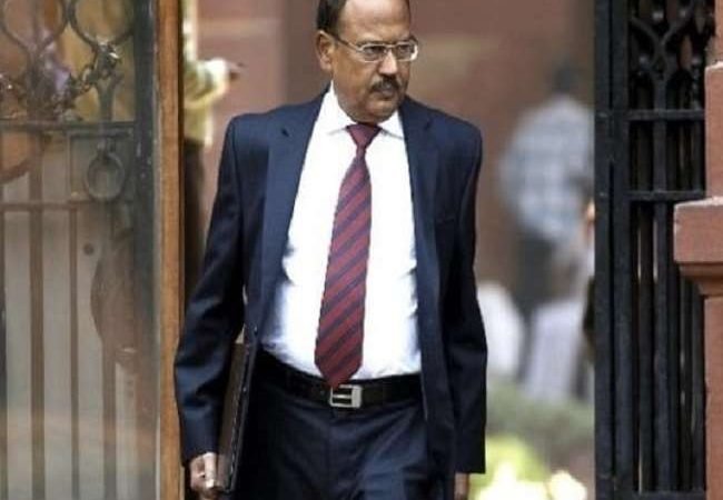 NSA Ajit Doval: एनएसए अजीत डोभाल के घर में संदिग्ध शख्स ने की घुसने की कोशिश, हिरासत में लिया गया