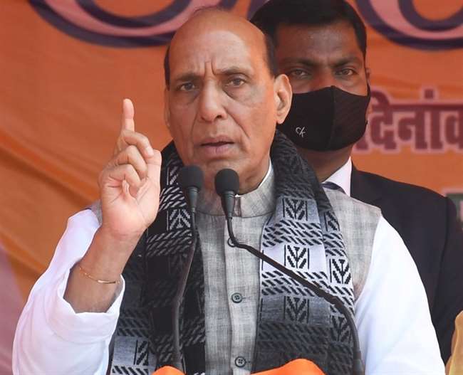 UP Election 2022: राजनाथ का सपा पर निशाना, कहने को समाजवादी लेकिन इन्हें कहीं छू तक नहीं गया है समाजवादी