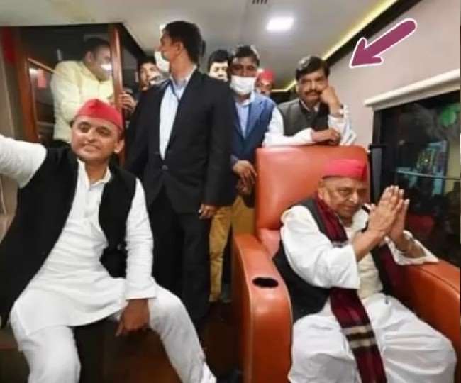 यूपी बीजेपी अध्यक्ष स्वतंत्र देव ने समाजवादी रथ की एक फोटो ट्वीट कर ली चुटकी, बोले- चाचा को चुनाव में सीट न रथ में