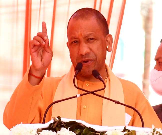 सीएम योगी बोले- अहमदाबाद सीरियल ब्लास्ट का सपा से कनेक्शन, मृत्युदंड पाए आतंकी का पिता कर रहा प्रचार
