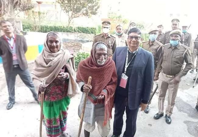 UP Election 2022 Voting LIVE: उत्तर प्रदेश में एक बजे तक 35.88 प्रतिशत मतदान, कासगंज सबसे आगे