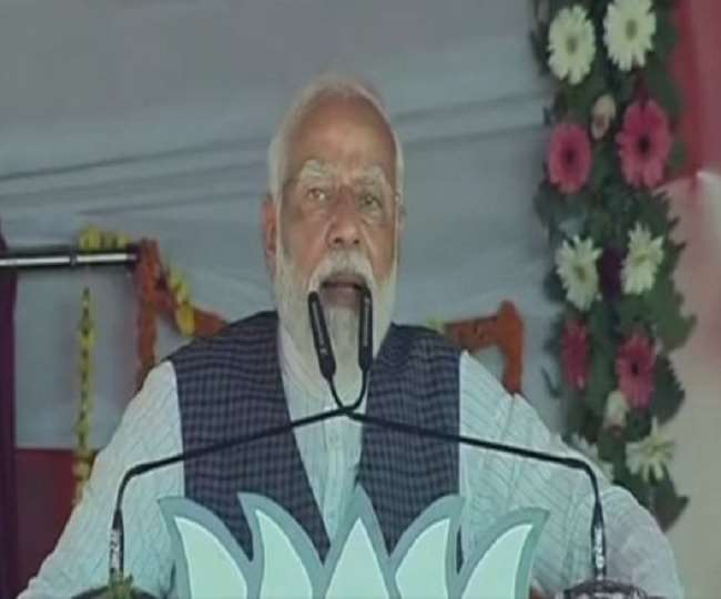 कौशांबी में प्रधानमंत्री नरेन्द्र मोदी बोले- परिवारवादियों के हाथ में देश सुरक्षित नहीं है