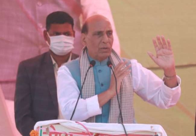 UP Election 2022: राजनाथ स‍िंह की सभा में उठी आवाज ‘सेना में भर्ती शुरू कराइए’..,रक्षा मंत्री ने कहा- शीघ्र कराएंगे