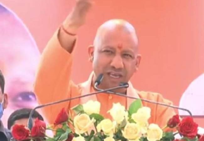 UP Election 2022 : चित्रकूट में सीएम योगी आदित्यनाथ बोले- समाजवादी पार्टी तो डकैतों की समर्थक, हमने भगाए डकैत