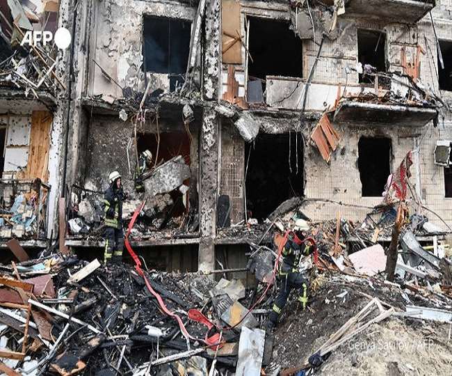 Russia Ukraine War Live: राजधानी कीव के बाहर लड़ाई जारी, रिहाइशी इलाकों को टारगेट कर रही रूसी सेनाएं