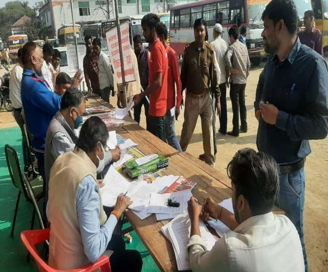 UP Election 2022: पांचवें चरण के मतदान को प्रयागराज, प्रतापगढ़ व कौशांबी से पोलिंग पार्टियों की रवानगी