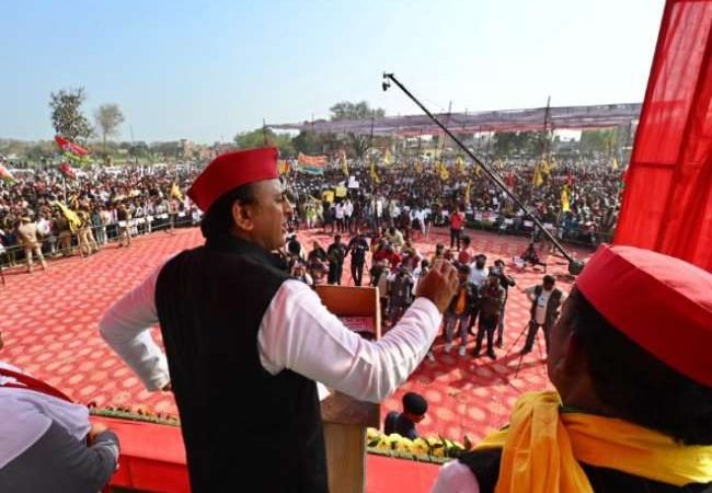 UP Election 2022: गोरखपुर में अखिलेश यादव बोले- नेपाल से आने वाली नदियों पर विद्युत संयंत्र लगाकर पैदा होगी बिजली