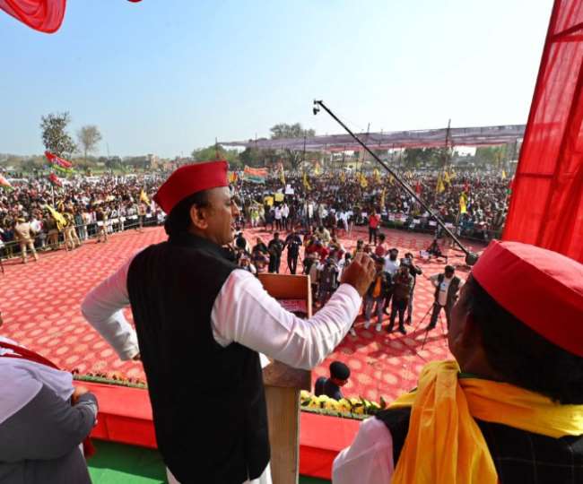 UP Election 2022: गोरखपुर में अखिलेश यादव बोले- नेपाल से आने वाली नदियों पर विद्युत संयंत्र लगाकर पैदा होगी बिजली