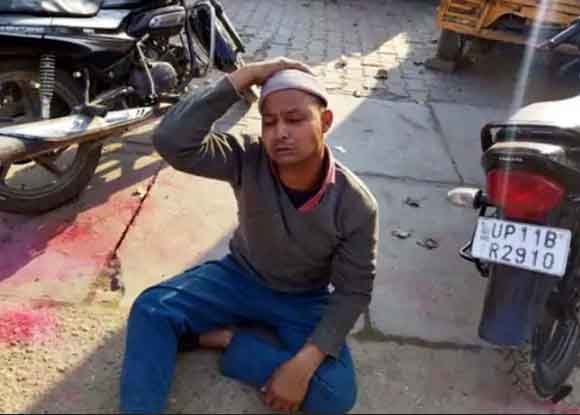 ससुरालियो ने दामाद को सरेआम सडक पर पीटा