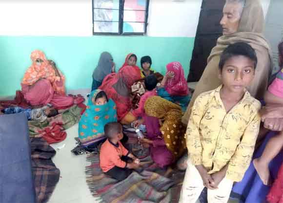 ईंट भटटे पर कार्य करने वाले 8 महिलाओं व 16 बच्चों को भटटा चलाने वाले आधा दर्जन से अधिक लोगों ने बनाया बंधक