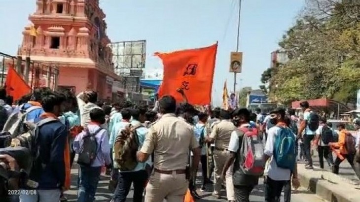 हिजाब पर हिंसा को लेकर कर्नाटक सरकार का बड़ा फैसला, स्कूल कॉलेज 3 दिन के लिए बंद
