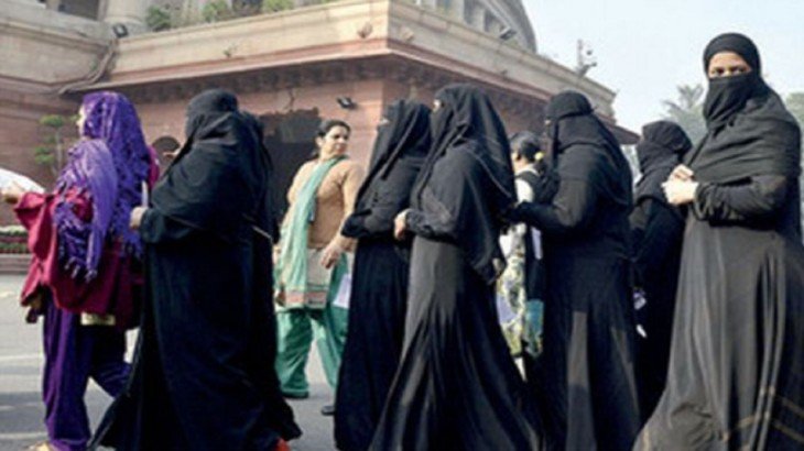 बुर्कानशीं महिलाएं ही बुर्का-हिजाब की गलत धारणाएं दूर करें: AIMPLB