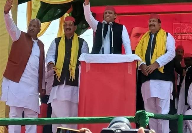 UP Election 2022 : बलिया में बोले अखिलेश – ‘भाजपा की गर्मी निकल गई है, उनके नेता निराश हो गए’