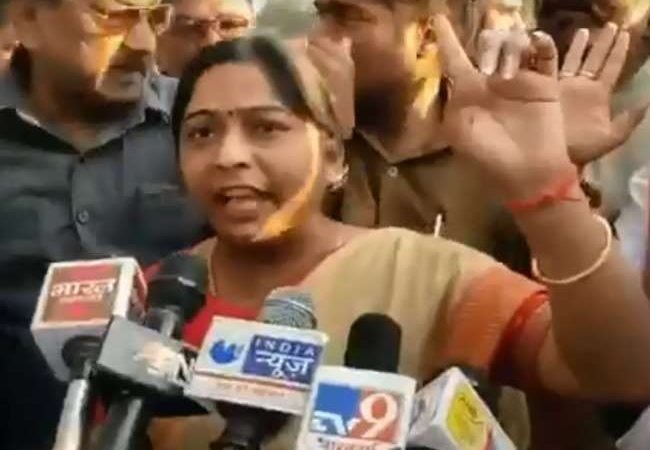 UP Election 2022: स्‍वामी प्रसाद पर हमले के बाद ब‍िफरीं संघमित्रा, कहा-पहले पार्टी धर्म निभाया, अब पुत्री धर्म