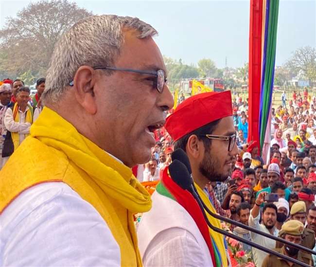 UP Election 2022 : मोदी के रोड-शो में बाहर की भीड़, अखिलेश में असली बनारसी : ओमप्रकाश