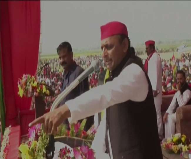 UP Election 2022: आजमगढ़ में अखिलेश यादव की सभा में भाजपा सांसद रीता बहुगुणा जोशी के पुत्र मयंक समाजवादी पार्टी में शामिल