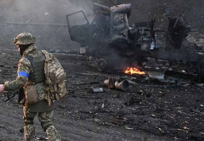 Russia Ukraine War : शांति की चर्चा के बीच यूक्रेन पर हमलों की मार, नहीं माने पुतिन, 16 हजार अमेरिकी नागरिकों ने भी उठाए हथियार