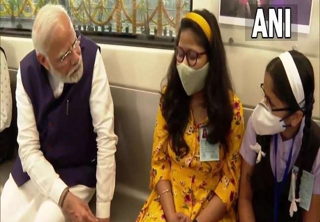 PM Modi in Pune Live : पीएम मोदी ने पुणे मेट्रो रेल परियोजना का किया उद्घाटन, मेट्रो में बैठे बच्चों से की बातचीत
