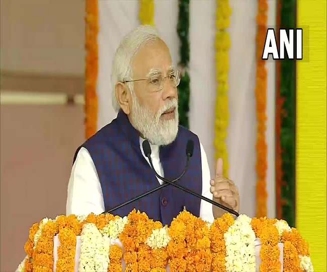 PM Modi in Pune: सिम्बायोसिस यूनिवर्सिटी के स्वर्ण जयंती समारोह में बोले मोदी-कोरोना वैक्सीनेशन से भारत ने दुनिया को दिखाया अपना सामर्थ्य